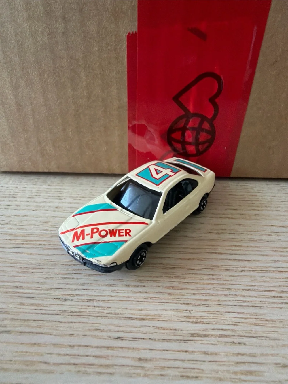 Vintage Yatming #804 Cream BMW 850i 1/64 Diecast/Plastic Sports Car M-Power